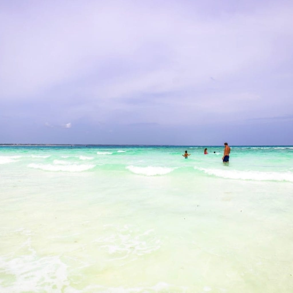 10 Days   Fly in Drive out Serengeti & Crater + Zanzibar