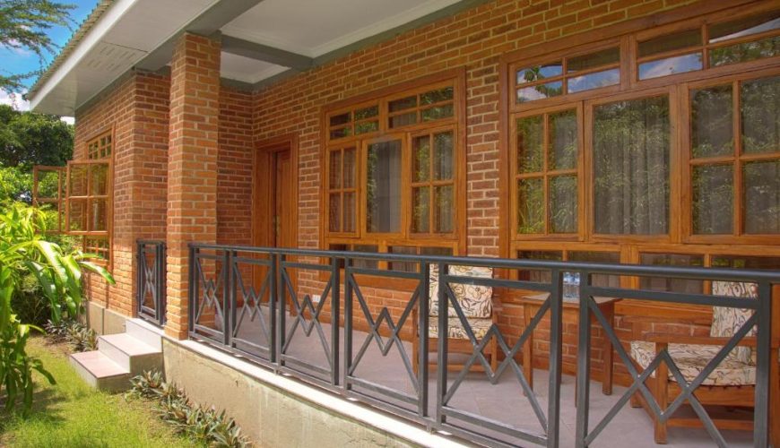 Airport Planet Lodge