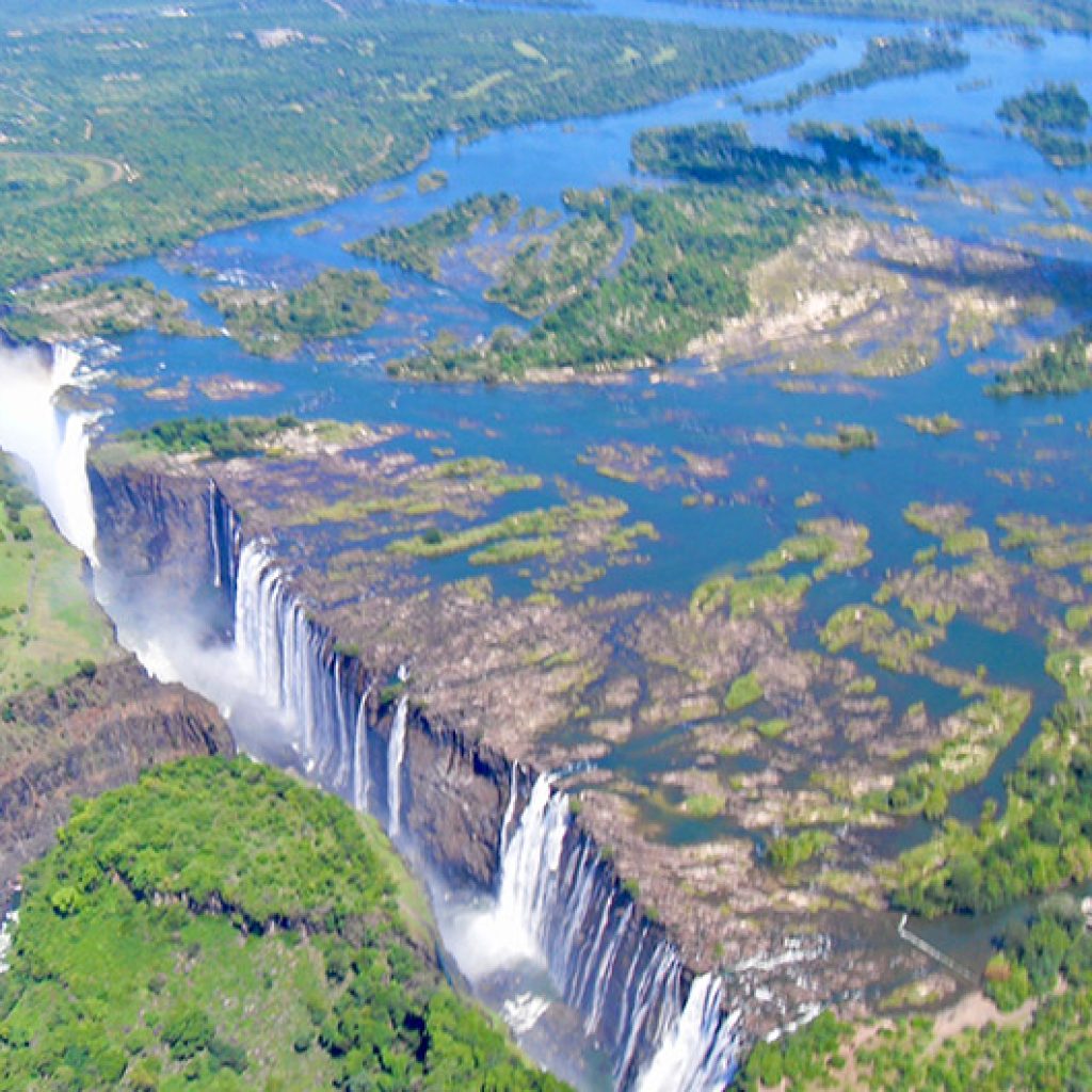 Victoria Falls on the Zambezi River, UNESCO World Heritage Site, Zambia and Zimbabwe